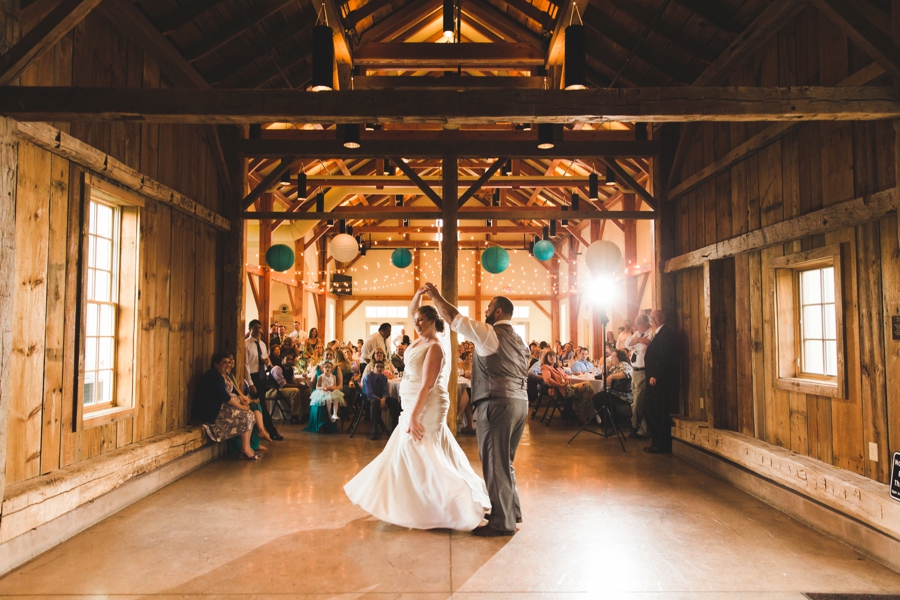 Amelita_Mirolo_Barn_wedding068